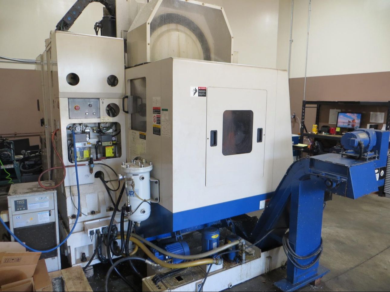 VERTICAL MACHINING CENTER DOOSAN DMV4020L