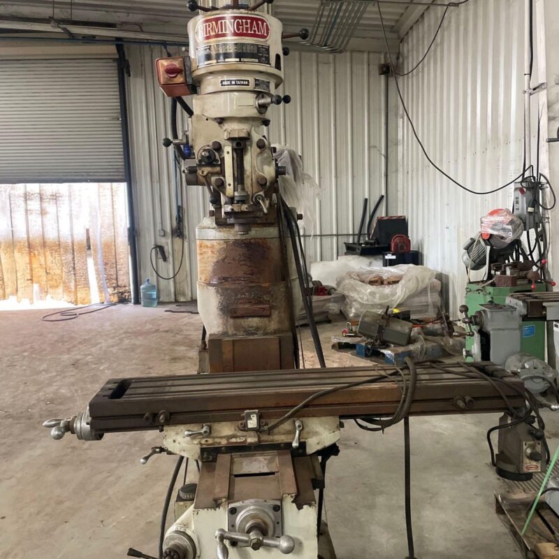 VERTICAL MILLING MACHINE WITH DRO