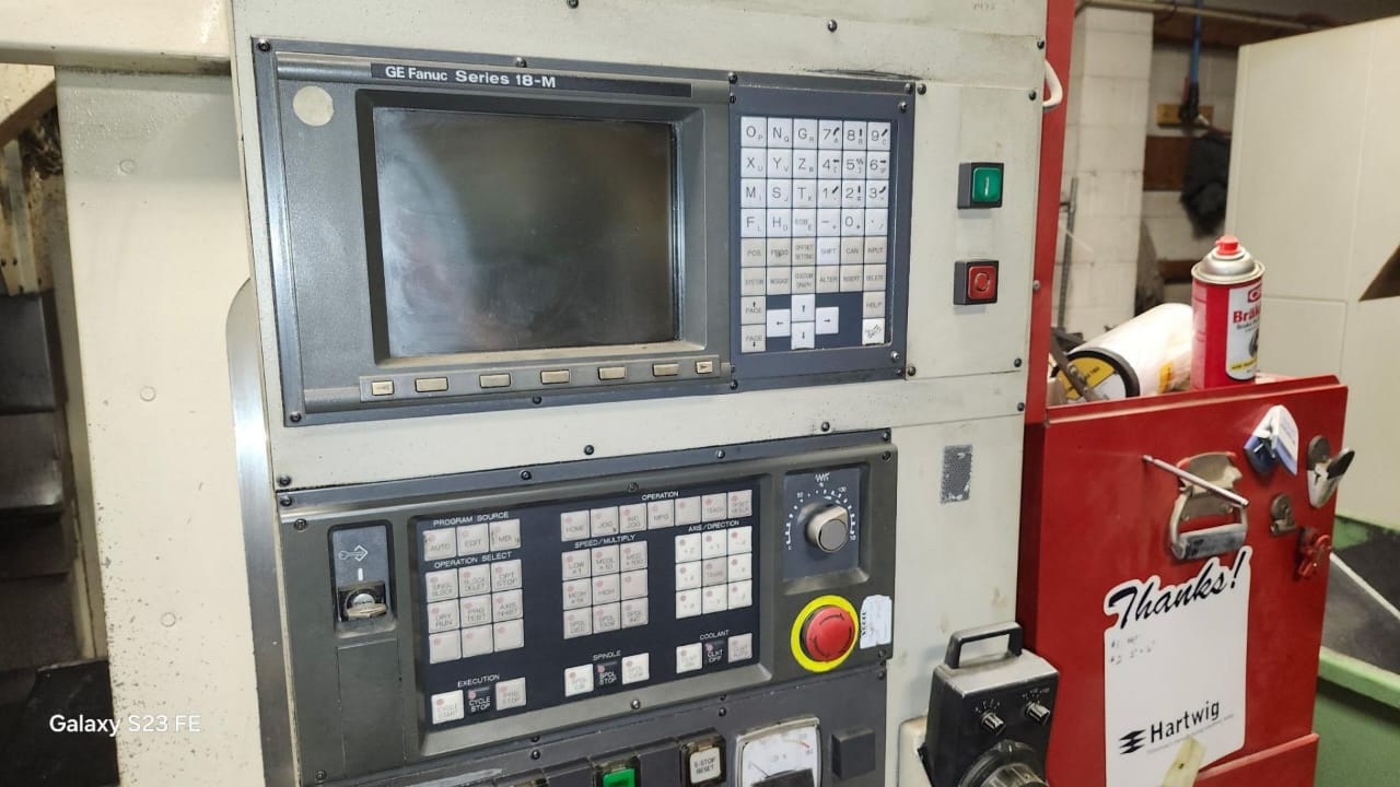 VERTICAL MACHINING CENTER HARDINGE CONQUEST VMC700