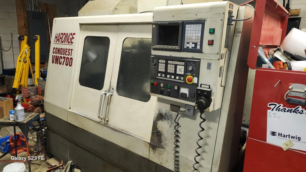 VERTICAL MACHINING CENTER HARDINGE CONQUEST VMC700